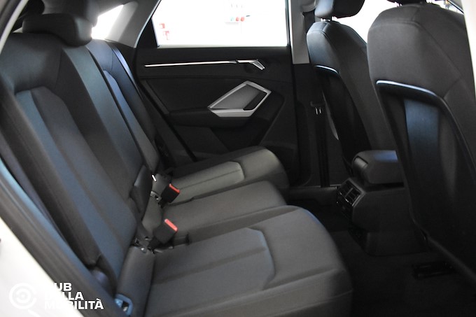 AUDI Q3 SPB 35 TDI S tronic Business Plus